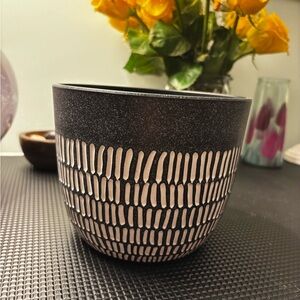 6” Black and Cream Decorative Cover Pot